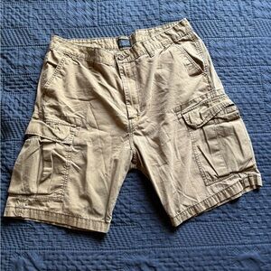 Levi’s cargo shorts 36